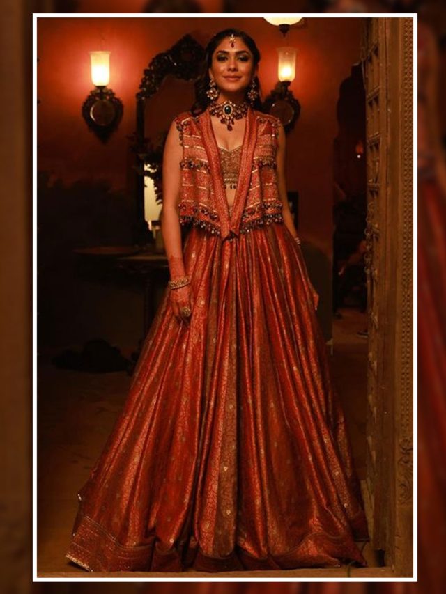 Lehenga and Tarun Tahiliani Jewellery | Aza Fashions