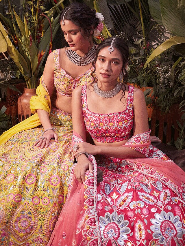 Poster-Image for Necklaces for Different Styles of Necklines