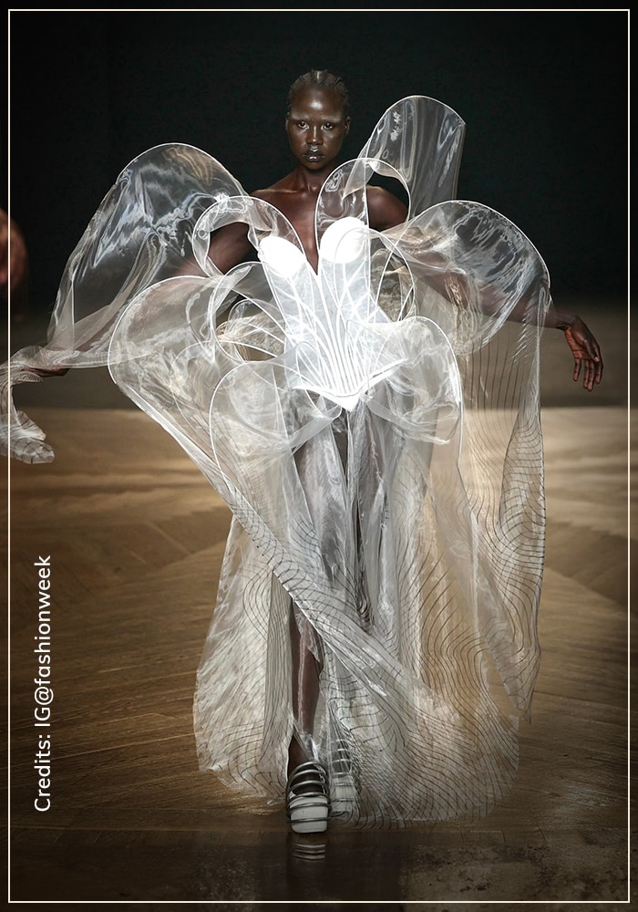 Iris Van Herpen biolumiscent outfits