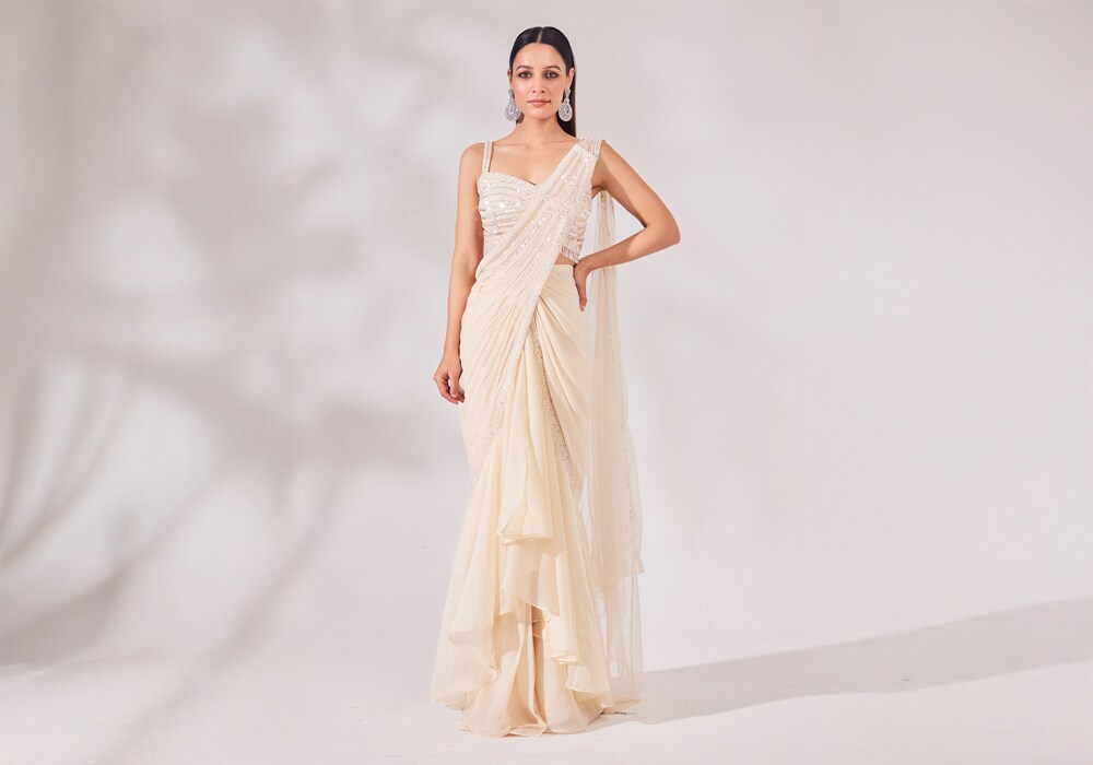 Classic Diwali Party Outfits for Women 