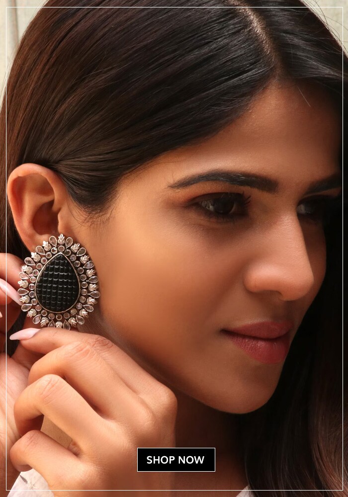 This Wedding Season, Swap Danglers for Stunning Studs Under 5K! 11 Black stone studs