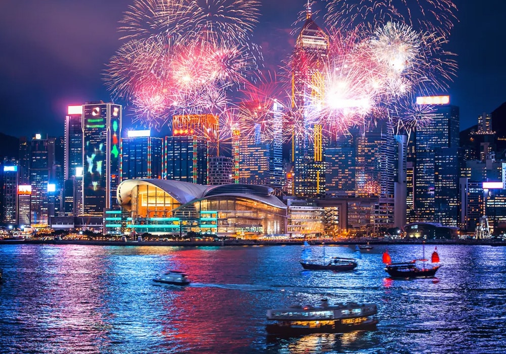 Winter Party Dresses Made for Hong Kong’s Hottest Night-Out Spots 1 Winter Party Dresses Made for Hong Kong’s Hottest Night-Out Spots