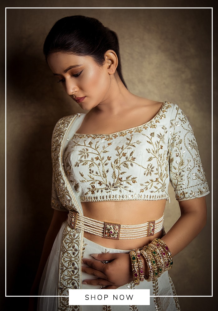 Priyanka Chopra Jonas’ White Anamika Khanna Lehenga Saree Serves Pure Goddess Energy 14 Kamarbandh