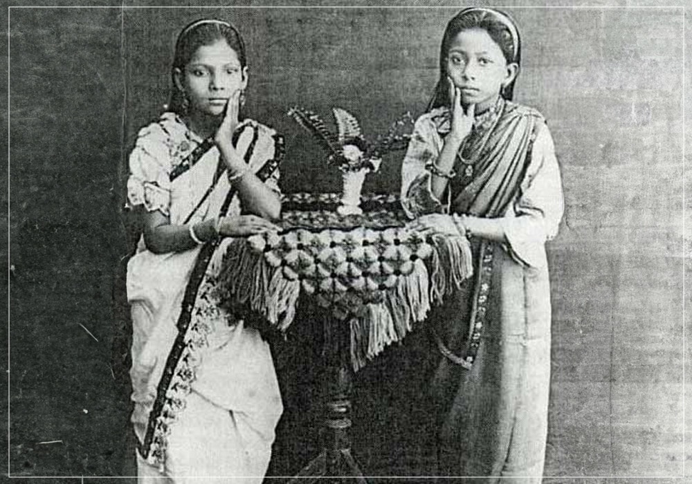 Bengali women of Tagore family wearing saree