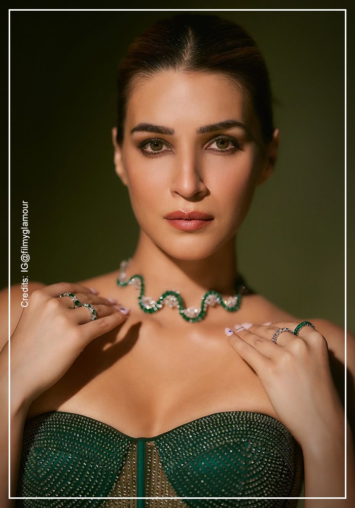 Kriti Sanon in emerald choker