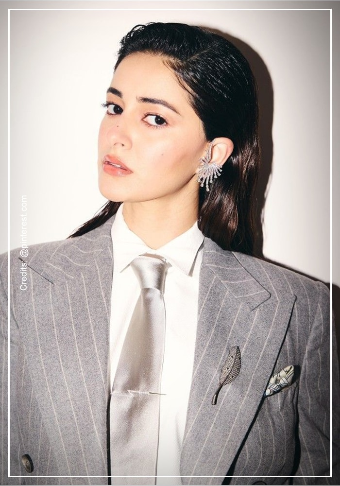 Brooch Revival: The Tiny Detail Making a Major Comeback 1 Brooch Revival: The Tiny Detail Making a Major Comeback