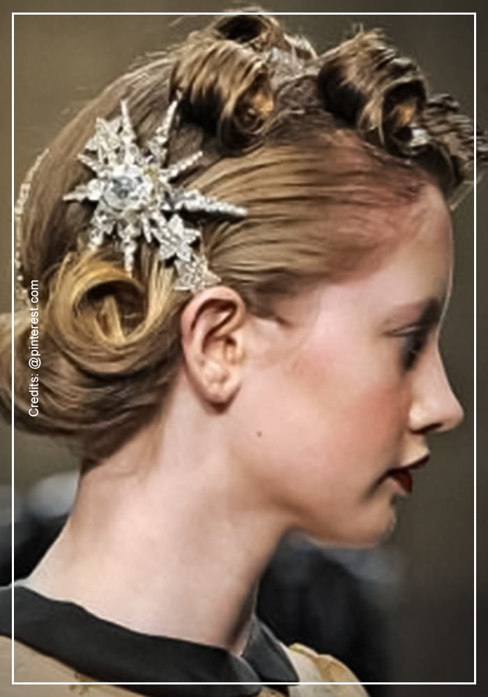 Brooch Revival: The Tiny Detail Making a Major Comeback 10 Brooch Revival: The Tiny Detail Making a Major Comeback