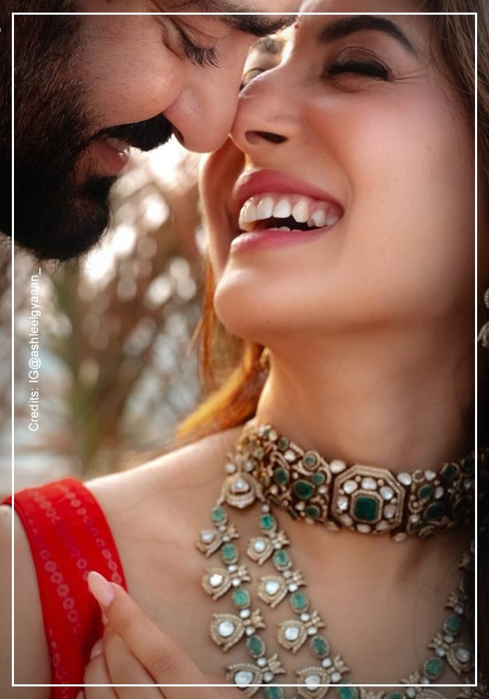 Kritika Kamra wearing emerald jewellery