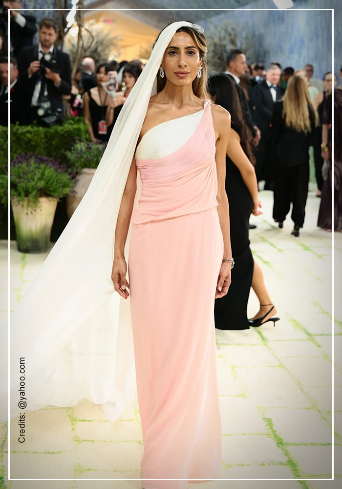 Veils: The New Power Accessory