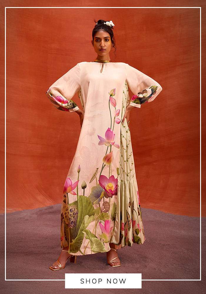 Pink floral printed jalabiya for Saudi cafe meetups