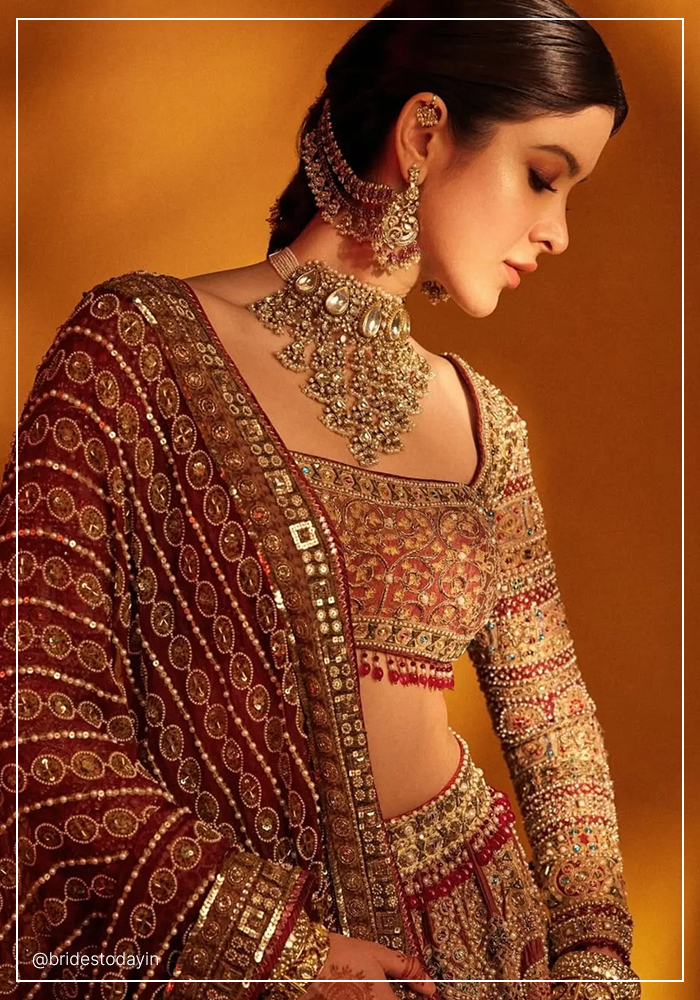 Shanaya Kapoor wearing earchain