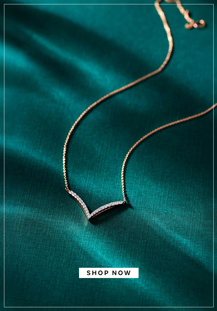 Araiya sleek V-shaped diamond necklace