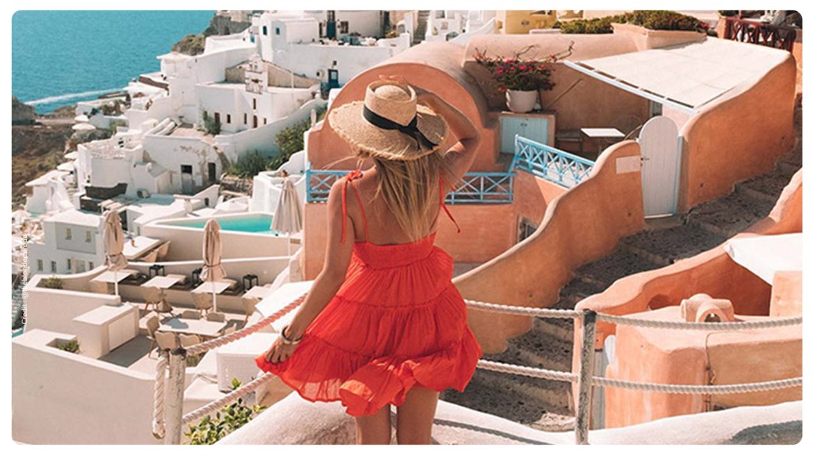 What to Wear in Santorini: Seasonal Outfit & Packing Guide