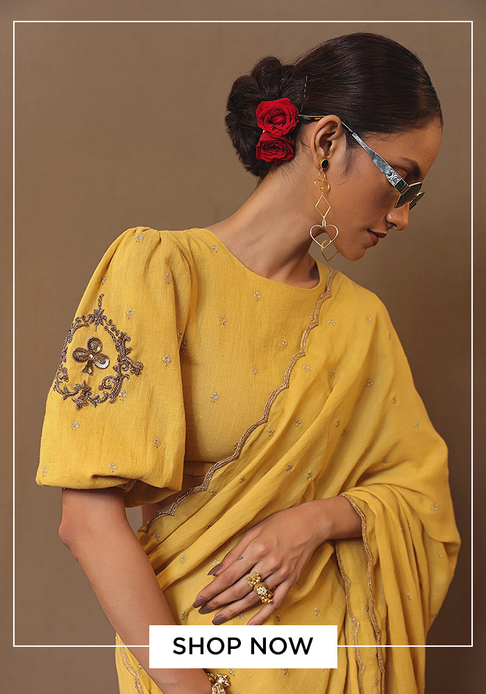 Puff sleeve blouse for pear body