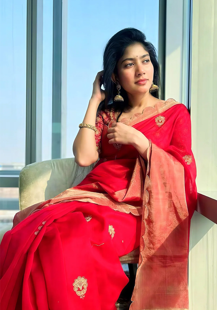 Sai Pallavi in red saree with golden border