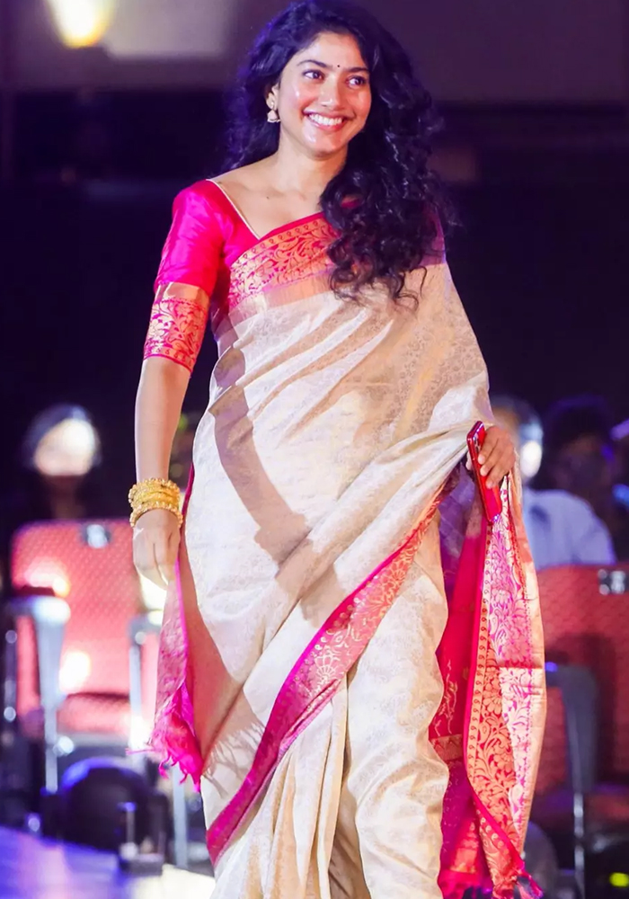 Sai Pallavi in white and red saree