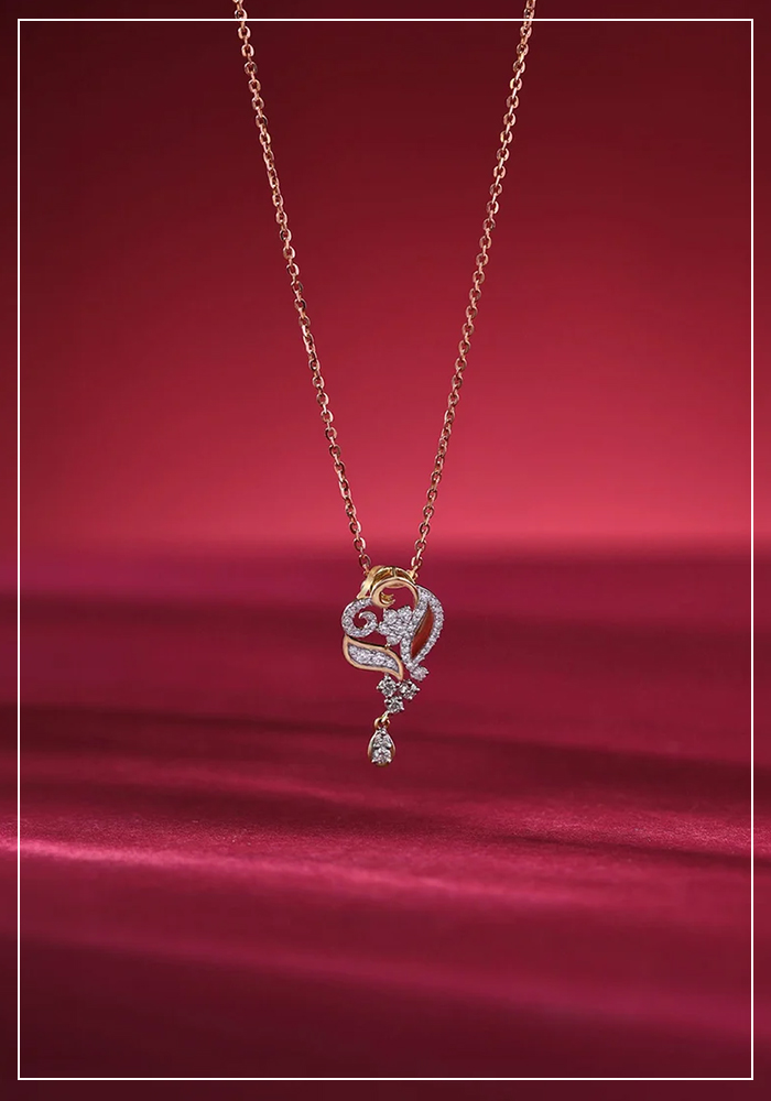 Artistic heart diamond necklace