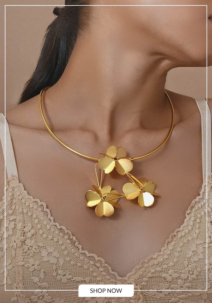 Floral pattern gilded necklace