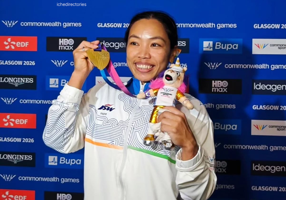 Mirabai Chanu with gold medal at CWG weightlifting