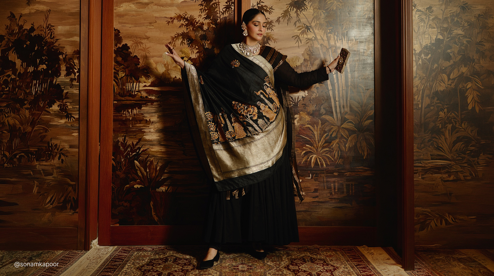 Sonam Kapoor in black pichwai anarkali