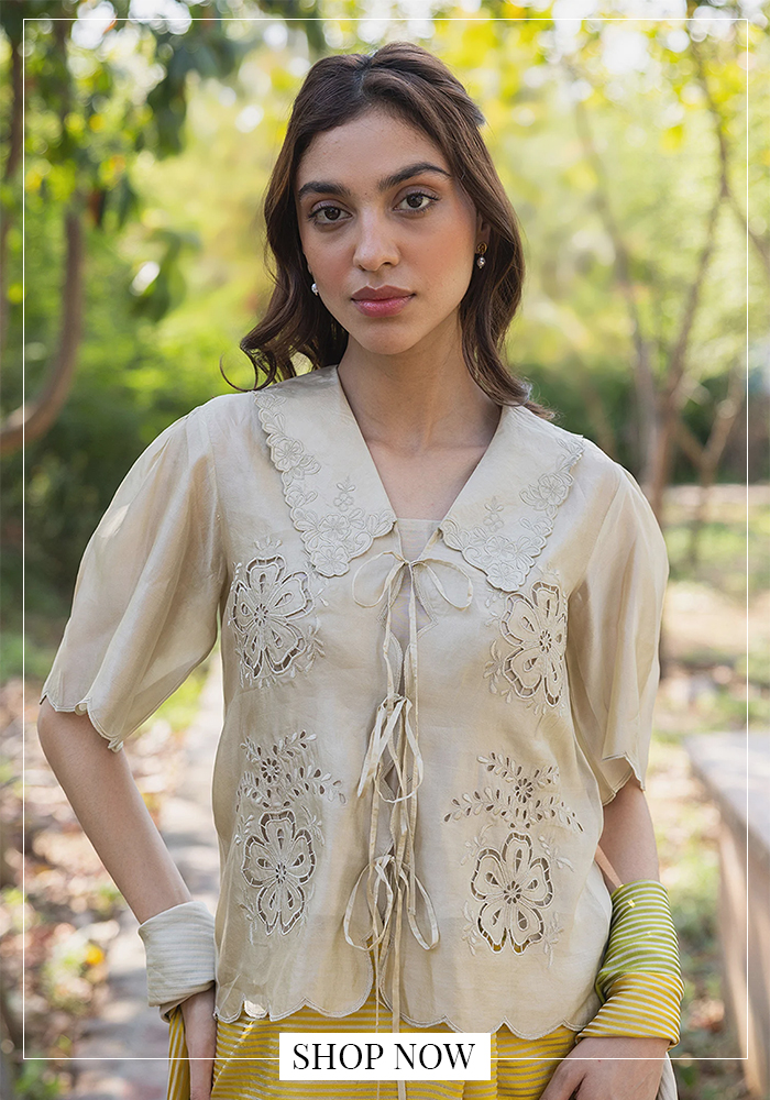 Tie up collared blouse