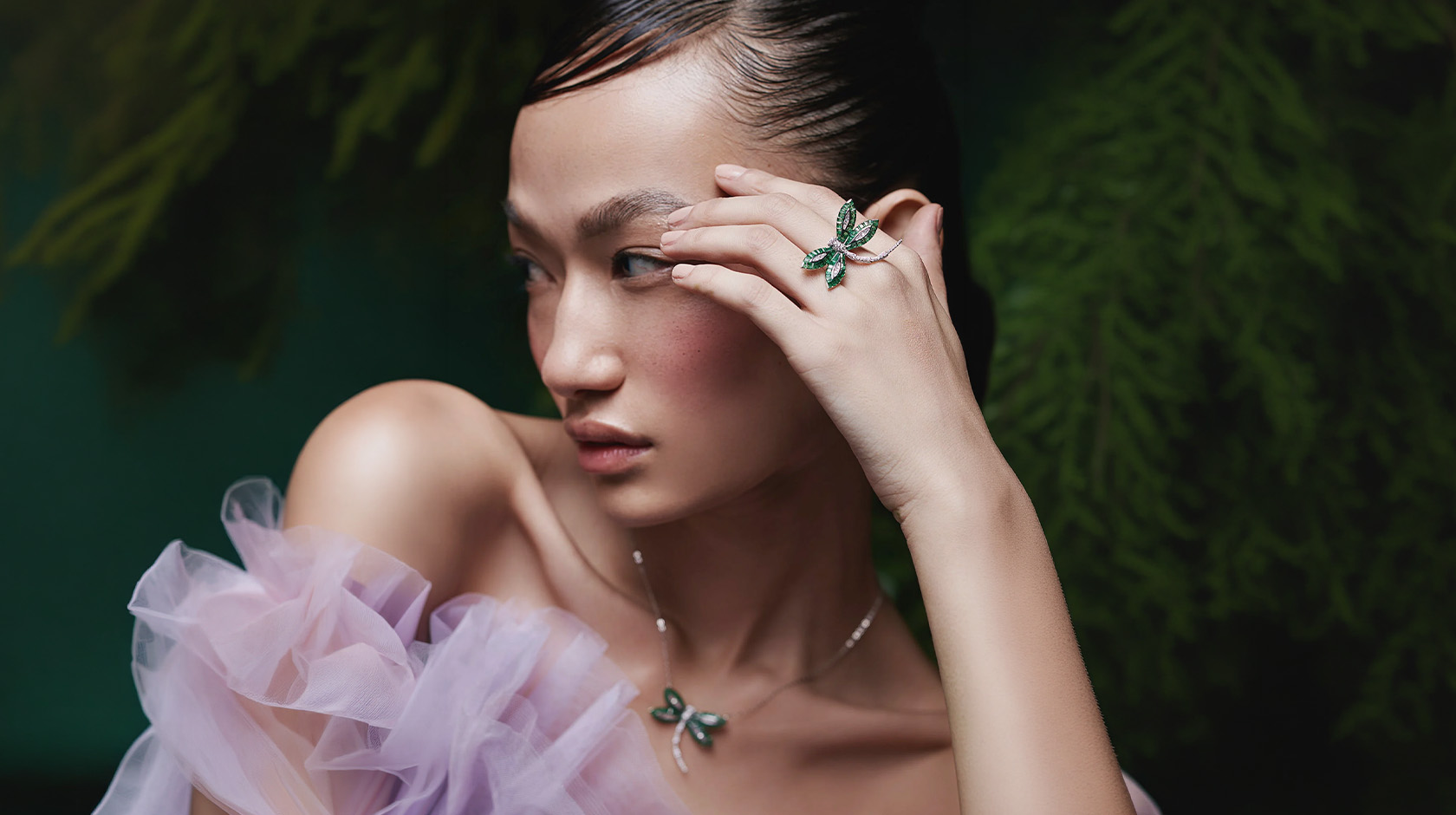 Drafonfly embellished ring