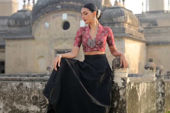 Collar & Shirt-Style Blouse