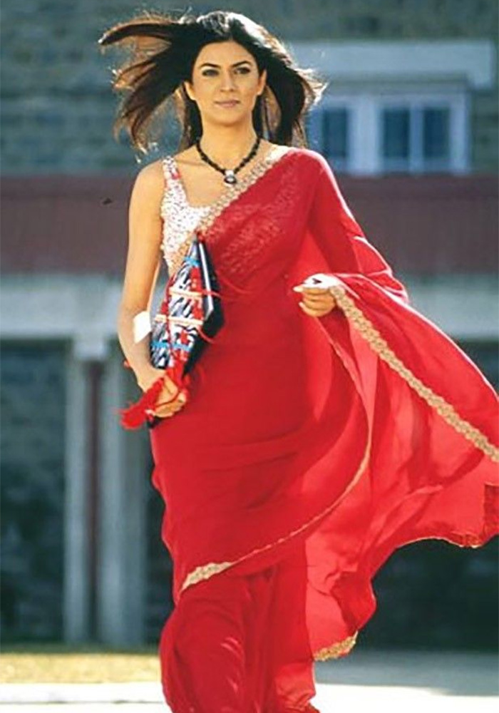 Sushmita as Miss Chandni in Main Hu Na