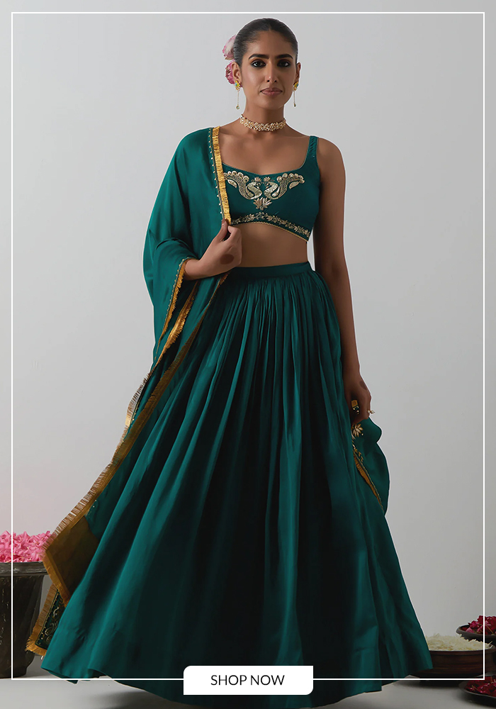 How do you style peacock green for Navratri?