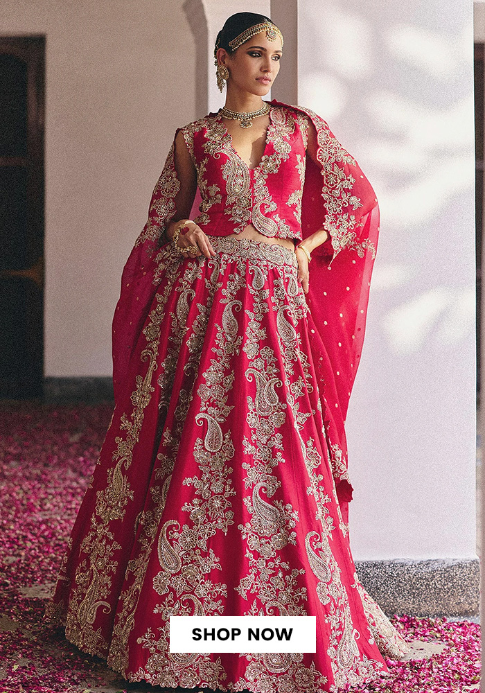 Mrunalini Rao red bridal lehenga